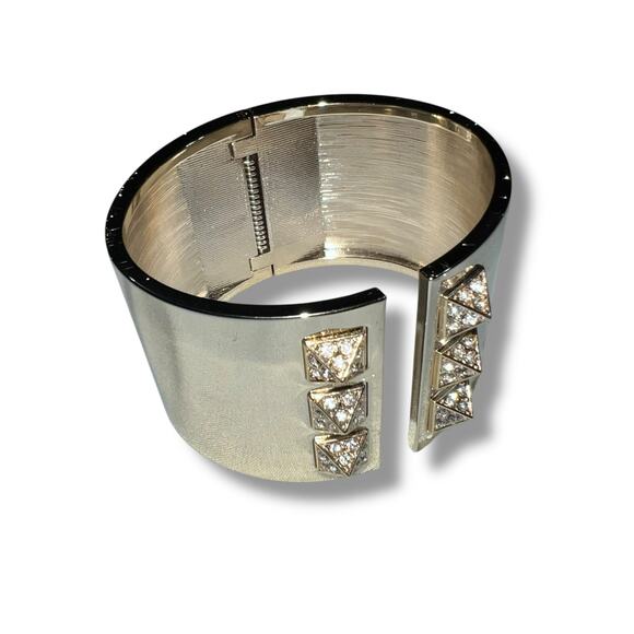 Victorias Secret Scandalous Cuff Bracelet Bangle Rhinestones Gold Tone Hinged - Picture 1 of 13